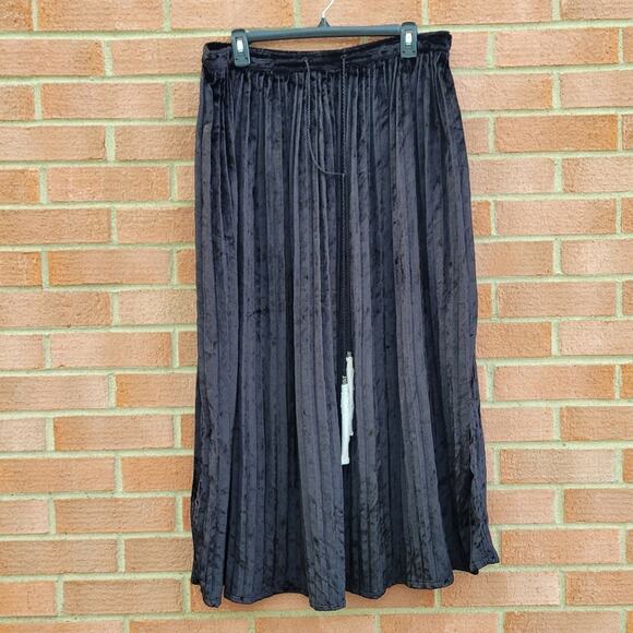 Soft Surroundings Vivian Black Velvet Accordian Pleated Maxi Skirt Petite Medium - Picture 2 of 5